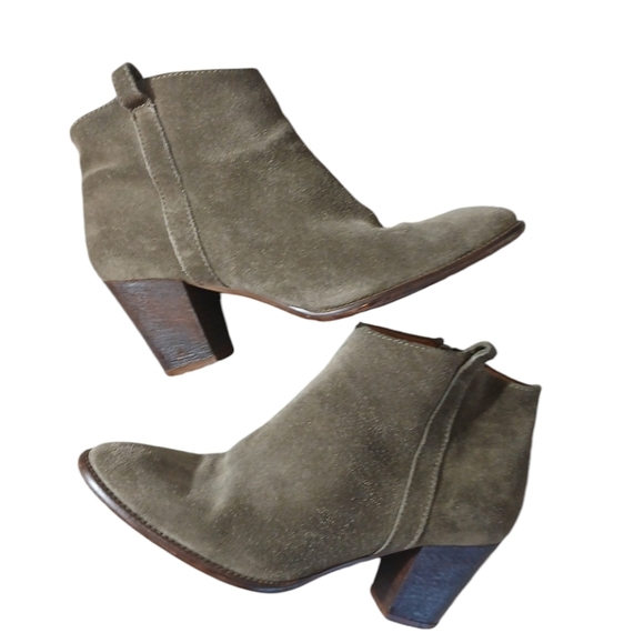 Madewell Billie Suede Zip Up Ankle Boots Khaki Green Booties Women's size 8 - Picture 1 of 12